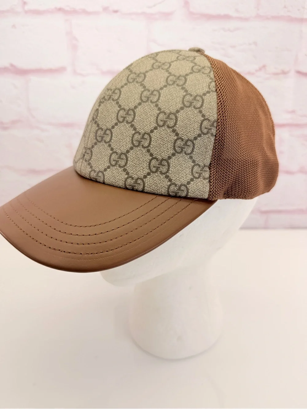Gucci NWT Brown GG Canvas Leather Trucker Cap Medium